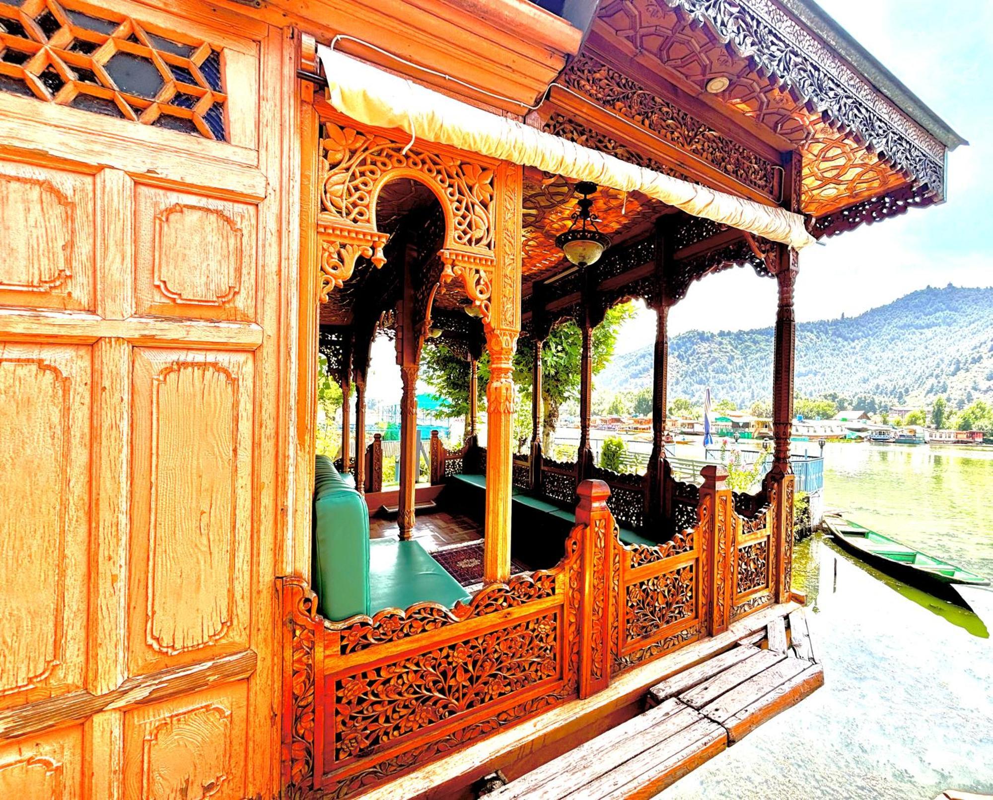 The Badyari Palace Houseboats Srīnagar Exteriör bild